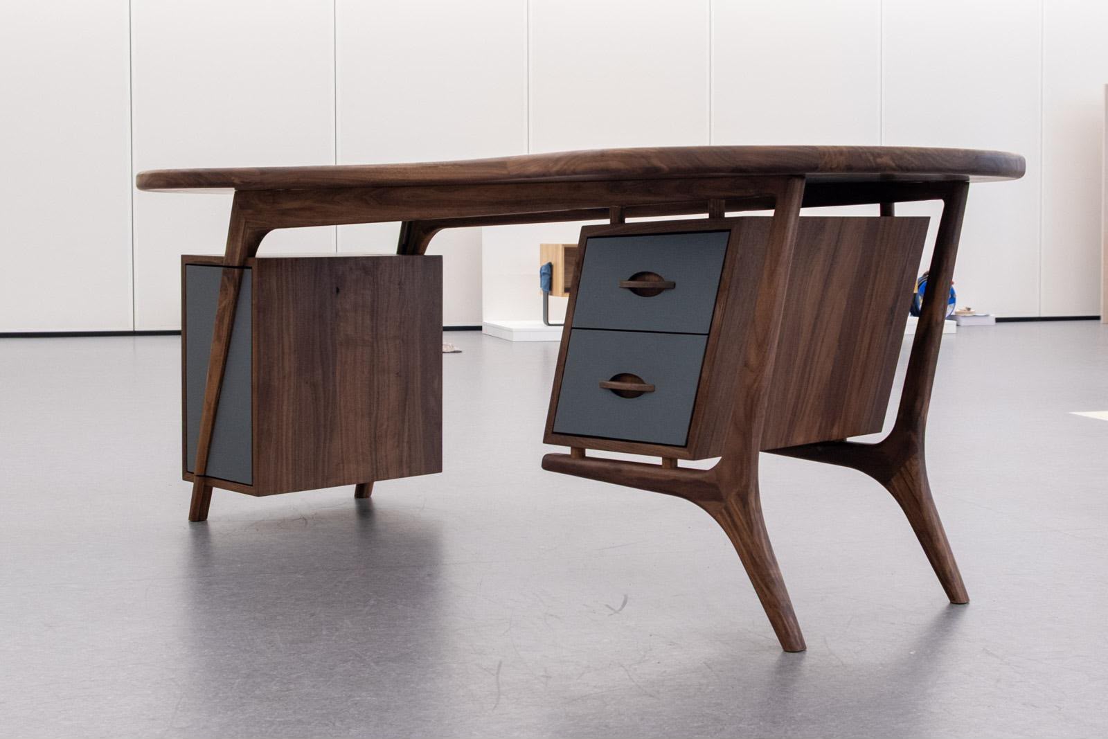 Schreibtisch Nussbaum